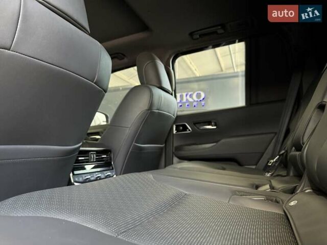 Черный Тойота Ленд Крузер, объемом двигателя 3.35 л и пробегом 1 тыс. км за 180000 $, фото 40 на Automoto.ua