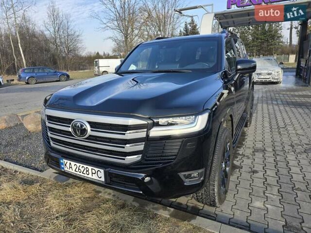 Чорний Тойота Ленд Крузер, об'ємом двигуна 3.3 л та пробігом 97 тис. км за 81651 $, фото 3 на Automoto.ua