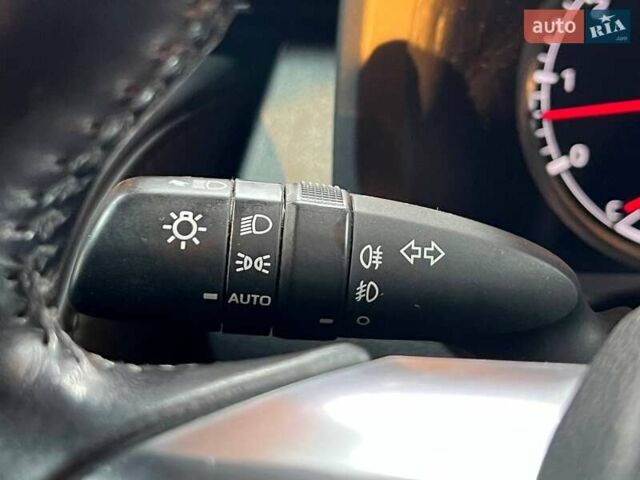 Черный Тойота Ленд Крузер, объемом двигателя 3.3 л и пробегом 202 тыс. км за 73000 $, фото 39 на Automoto.ua