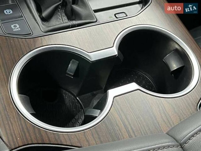 Черный Тойота Ленд Крузер, объемом двигателя 3.3 л и пробегом 202 тыс. км за 73000 $, фото 31 на Automoto.ua