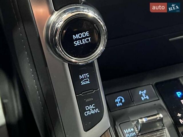 Черный Тойота Ленд Крузер, объемом двигателя 3.3 л и пробегом 202 тыс. км за 73000 $, фото 20 на Automoto.ua