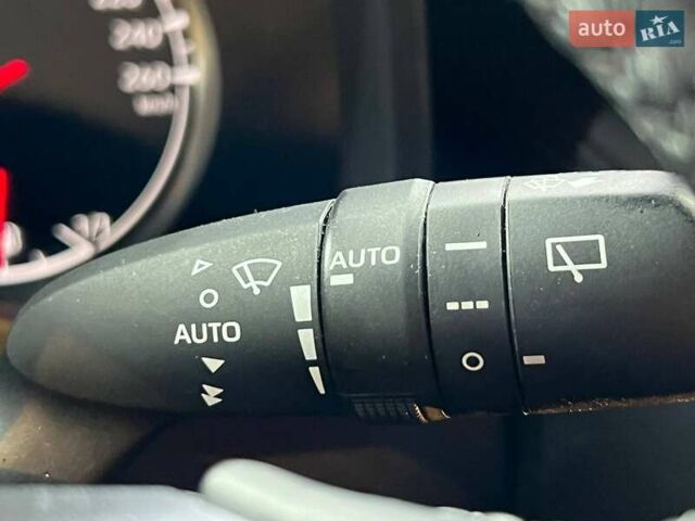 Черный Тойота Ленд Крузер, объемом двигателя 3.3 л и пробегом 202 тыс. км за 73000 $, фото 41 на Automoto.ua