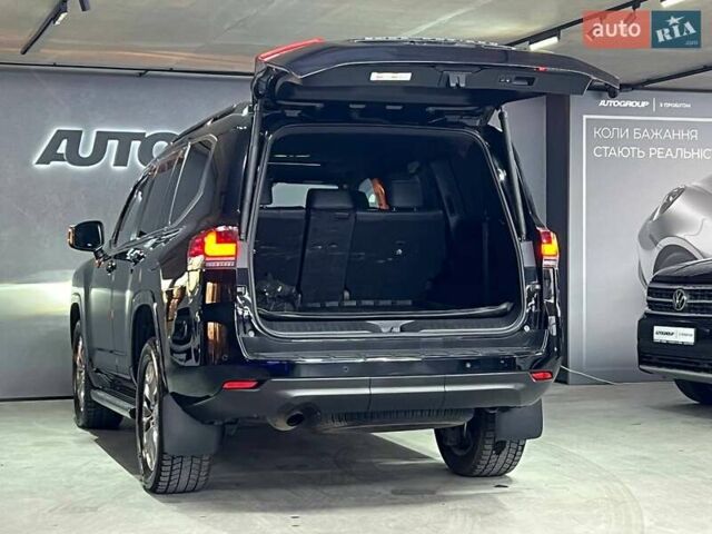 Черный Тойота Ленд Крузер, объемом двигателя 3.3 л и пробегом 202 тыс. км за 73000 $, фото 8 на Automoto.ua