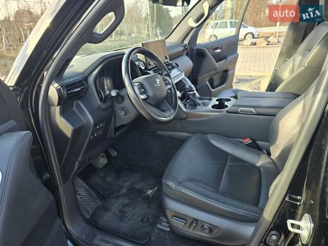 Чорний Тойота Ленд Крузер, об'ємом двигуна 3.3 л та пробігом 97 тис. км за 81651 $, фото 15 на Automoto.ua