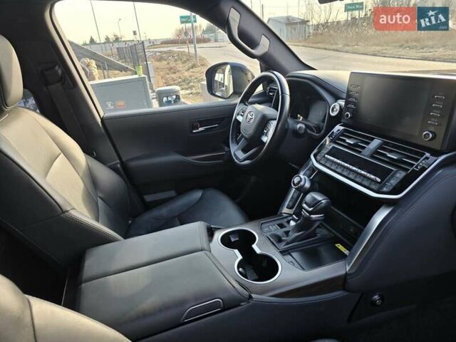 Чорний Тойота Ленд Крузер, об'ємом двигуна 3.3 л та пробігом 97 тис. км за 81651 $, фото 22 на Automoto.ua