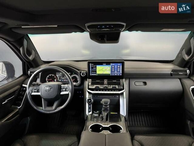 Черный Тойота Ленд Крузер, объемом двигателя 3.35 л и пробегом 1 тыс. км за 180000 $, фото 30 на Automoto.ua