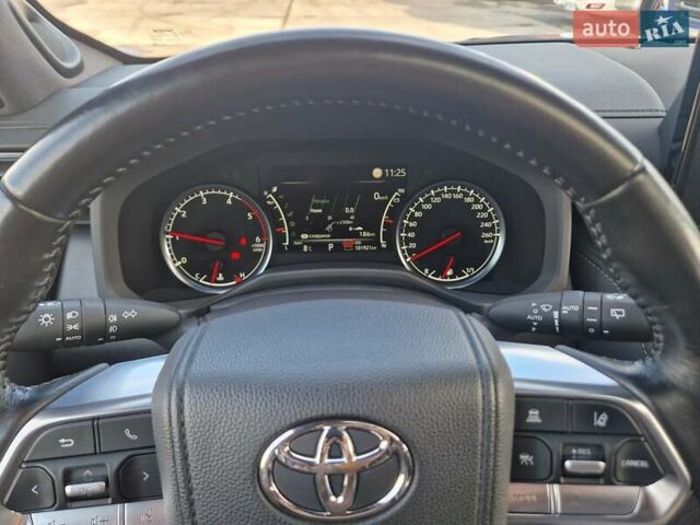 Черный Тойота Ленд Крузер, объемом двигателя 3.35 л и пробегом 102 тыс. км за 76000 $, фото 12 на Automoto.ua