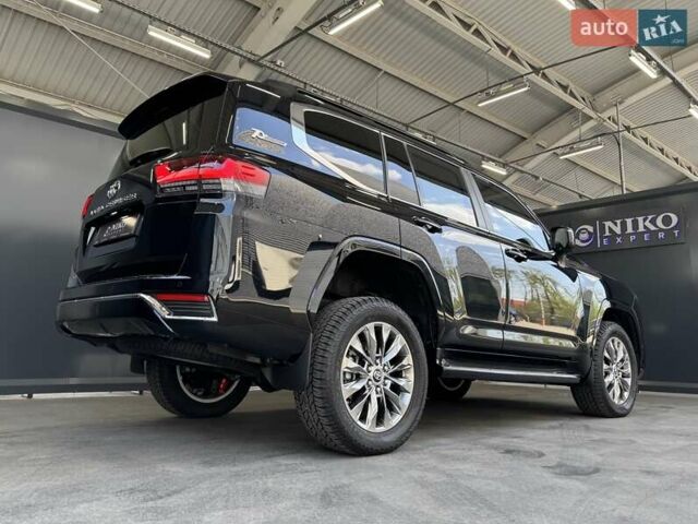 Черный Тойота Ленд Крузер, объемом двигателя 3.35 л и пробегом 1 тыс. км за 180000 $, фото 19 на Automoto.ua