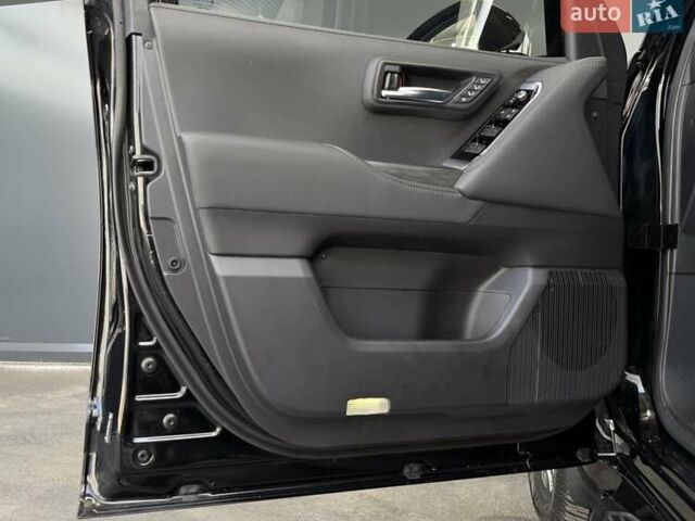 Черный Тойота Ленд Крузер, объемом двигателя 3.35 л и пробегом 1 тыс. км за 180000 $, фото 43 на Automoto.ua