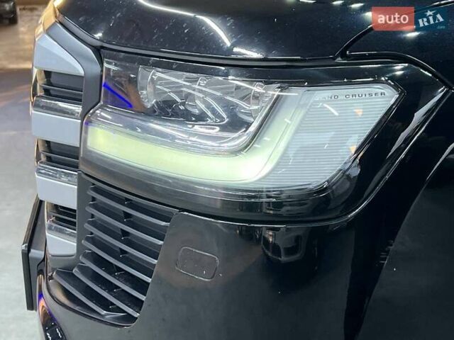 Черный Тойота Ленд Крузер, объемом двигателя 3.3 л и пробегом 202 тыс. км за 73000 $, фото 2 на Automoto.ua