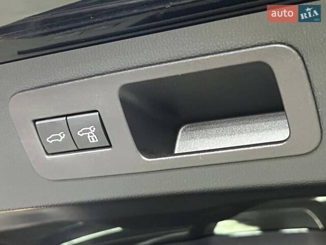 Черный Тойота Ленд Крузер, объемом двигателя 3.3 л и пробегом 202 тыс. км за 73000 $, фото 9 на Automoto.ua