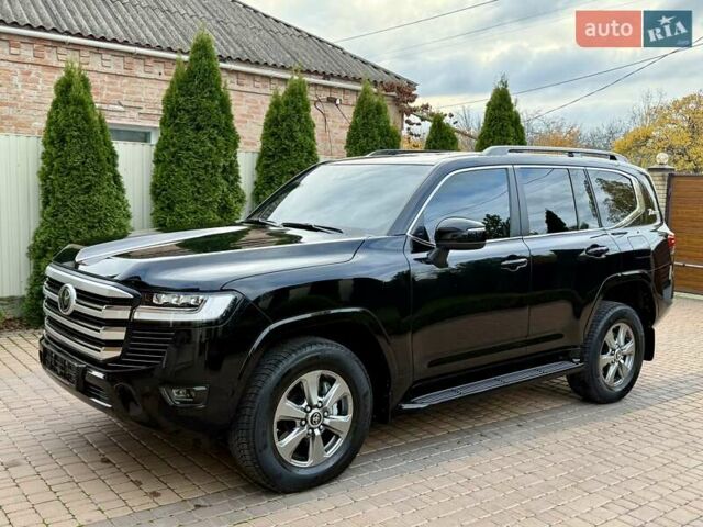 Черный Тойота Ленд Крузер, объемом двигателя 3.3 л и пробегом 60 тыс. км за 74999 $, фото 2 на Automoto.ua
