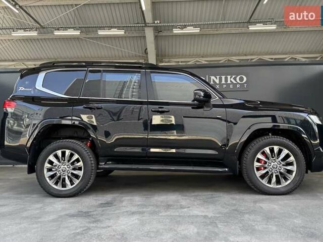 Черный Тойота Ленд Крузер, объемом двигателя 3.35 л и пробегом 1 тыс. км за 180000 $, фото 20 на Automoto.ua