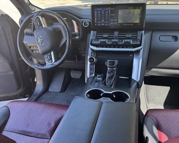 Черный Тойота Ленд Крузер, объемом двигателя 3.35 л и пробегом 110 тыс. км за 82000 $, фото 7 на Automoto.ua