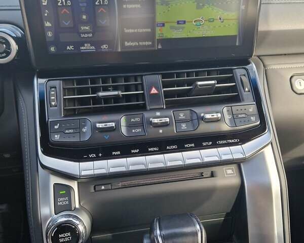 Черный Тойота Ленд Крузер, объемом двигателя 3.35 л и пробегом 102 тыс. км за 76000 $, фото 10 на Automoto.ua