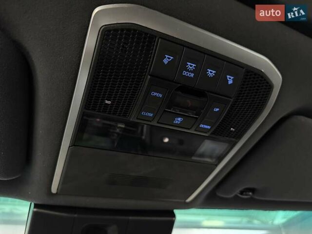 Черный Тойота Ленд Крузер, объемом двигателя 3.35 л и пробегом 1 тыс. км за 180000 $, фото 39 на Automoto.ua