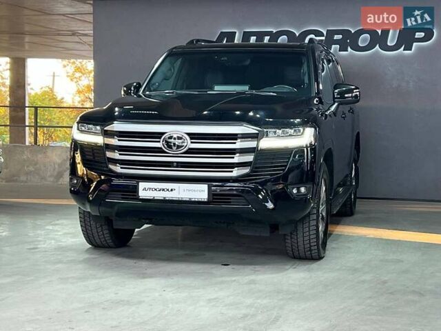 Черный Тойота Ленд Крузер, объемом двигателя 3.3 л и пробегом 202 тыс. км за 73000 $, фото 3 на Automoto.ua