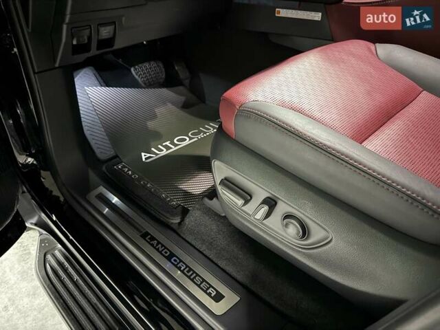 Черный Тойота Ленд Крузер, объемом двигателя 3.35 л и пробегом 13 тыс. км за 87000 $, фото 25 на Automoto.ua
