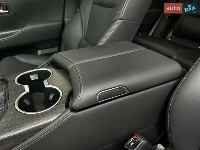 Черный Тойота Ленд Крузер, объемом двигателя 3.35 л и пробегом 79 тыс. км за 88499 $, фото 34 на Automoto.ua