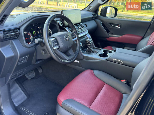 Черный Тойота Ленд Крузер, объемом двигателя 3.35 л и пробегом 24 тыс. км за 83700 $, фото 17 на Automoto.ua