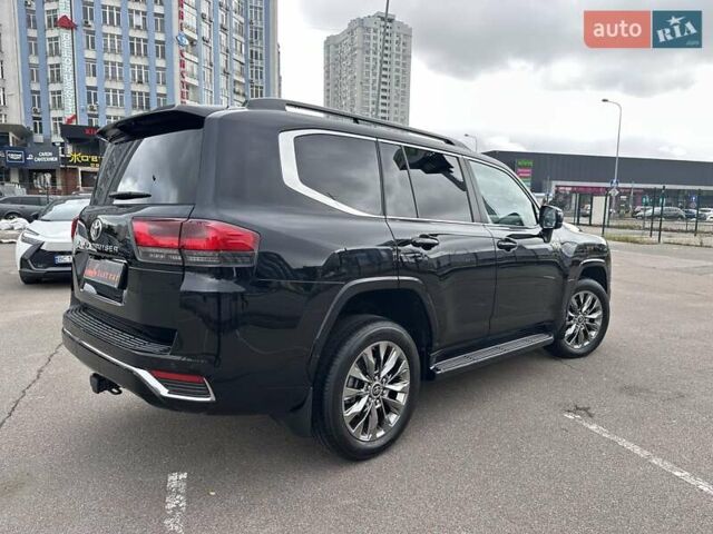 Черный Тойота Ленд Крузер, объемом двигателя 3.35 л и пробегом 19 тыс. км за 88700 $, фото 2 на Automoto.ua