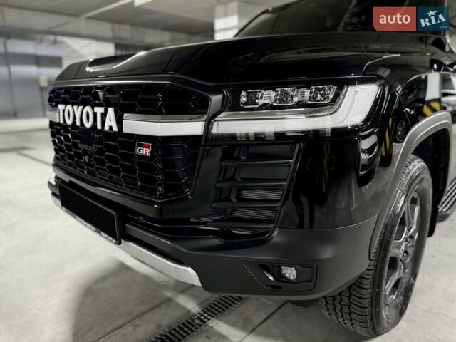 Черный Тойота Ленд Крузер, объемом двигателя 3.35 л и пробегом 13 тыс. км за 87000 $, фото 5 на Automoto.ua