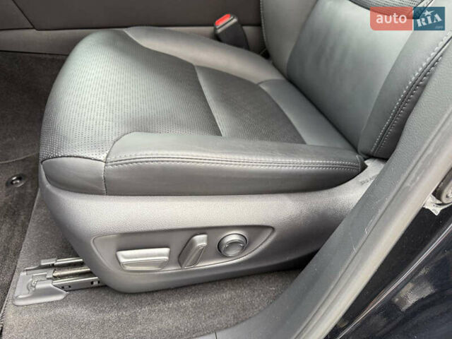 Черный Тойота Ленд Крузер, объемом двигателя 3.45 л и пробегом 65 тыс. км за 72500 $, фото 51 на Automoto.ua