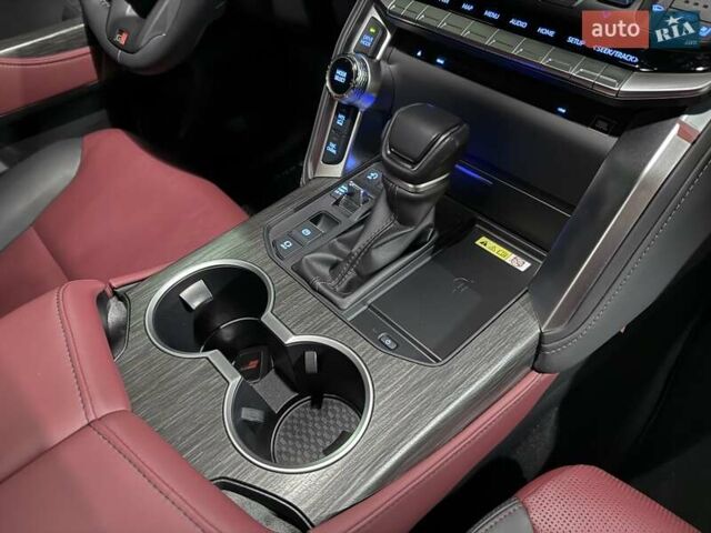 Черный Тойота Ленд Крузер, объемом двигателя 3.35 л и пробегом 13 тыс. км за 87000 $, фото 38 на Automoto.ua