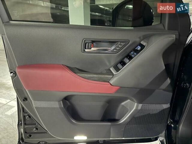 Черный Тойота Ленд Крузер, объемом двигателя 3.35 л и пробегом 13 тыс. км за 87000 $, фото 21 на Automoto.ua