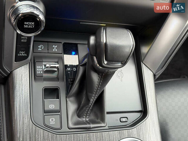 Черный Тойота Ленд Крузер, объемом двигателя 3.45 л и пробегом 65 тыс. км за 72500 $, фото 29 на Automoto.ua