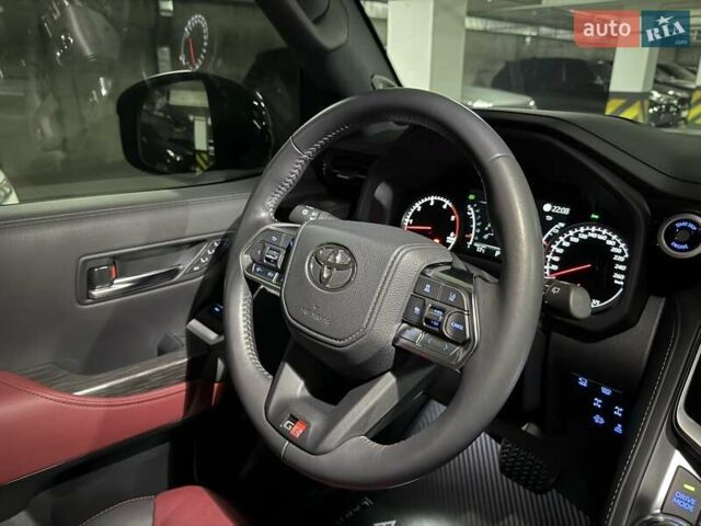 Черный Тойота Ленд Крузер, объемом двигателя 3.35 л и пробегом 13 тыс. км за 87000 $, фото 39 на Automoto.ua