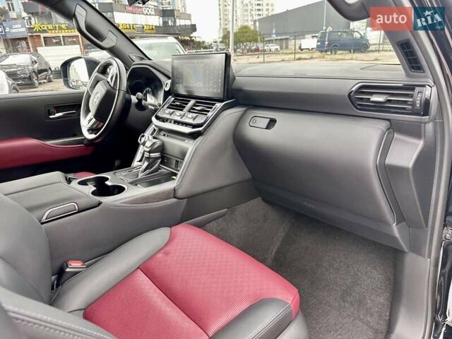 Чорний Тойота Ленд Крузер, об'ємом двигуна 3.35 л та пробігом 31 тис. км за 87700 $, фото 16 на Automoto.ua