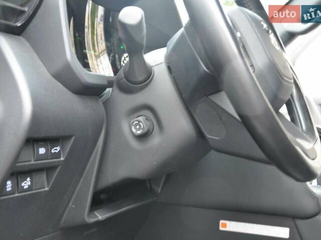 Черный Тойота Ленд Крузер, объемом двигателя 3.3 л и пробегом 28 тыс. км за 89900 $, фото 30 на Automoto.ua