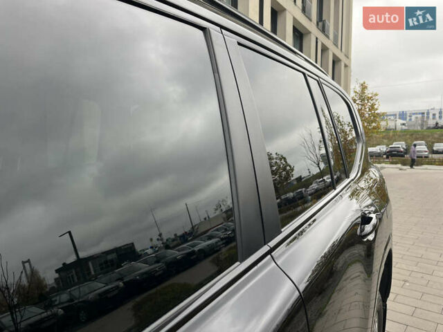 Черный Тойота Ленд Крузер, объемом двигателя 3.35 л и пробегом 79 тыс. км за 88499 $, фото 21 на Automoto.ua