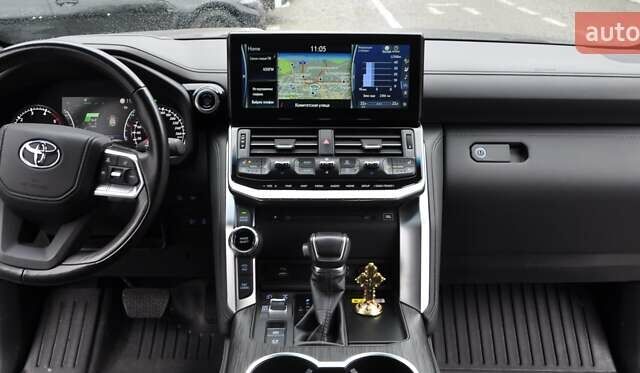 Черный Тойота Ленд Крузер, объемом двигателя 3.3 л и пробегом 28 тыс. км за 89900 $, фото 35 на Automoto.ua