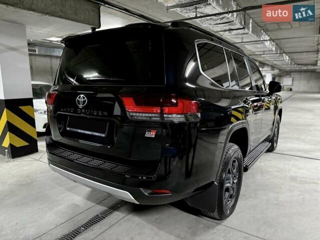Черный Тойота Ленд Крузер, объемом двигателя 3.35 л и пробегом 13 тыс. км за 87000 $, фото 12 на Automoto.ua