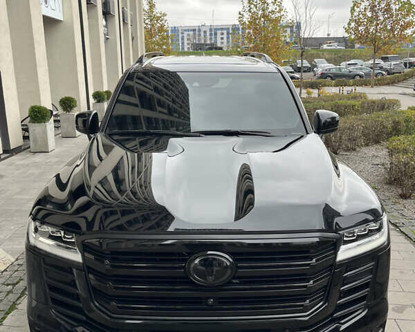 Черный Тойота Ленд Крузер, объемом двигателя 3.35 л и пробегом 79 тыс. км за 88499 $, фото 1 на Automoto.ua