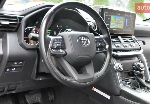 Черный Тойота Ленд Крузер, объемом двигателя 3.3 л и пробегом 28 тыс. км за 89900 $, фото 34 на Automoto.ua