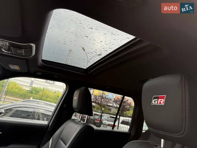 Черный Тойота Ленд Крузер, объемом двигателя 3.45 л и пробегом 65 тыс. км за 72500 $, фото 37 на Automoto.ua