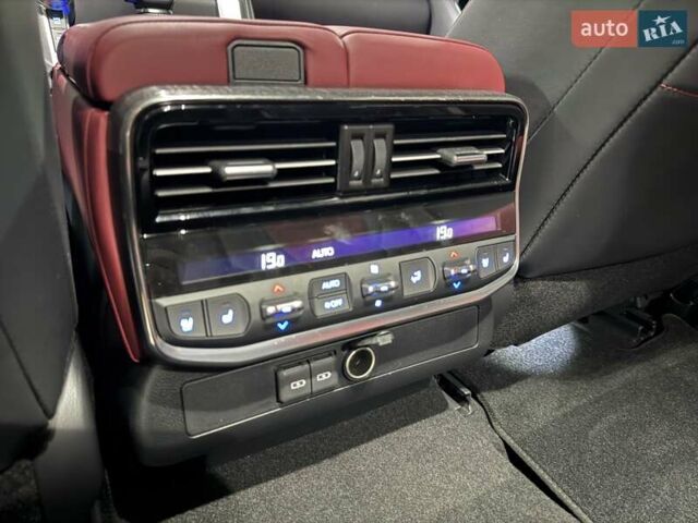 Черный Тойота Ленд Крузер, объемом двигателя 3.35 л и пробегом 13 тыс. км за 87000 $, фото 29 на Automoto.ua