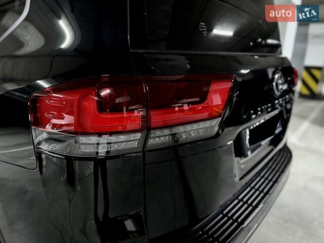 Черный Тойота Ленд Крузер, объемом двигателя 3.35 л и пробегом 13 тыс. км за 87000 $, фото 10 на Automoto.ua