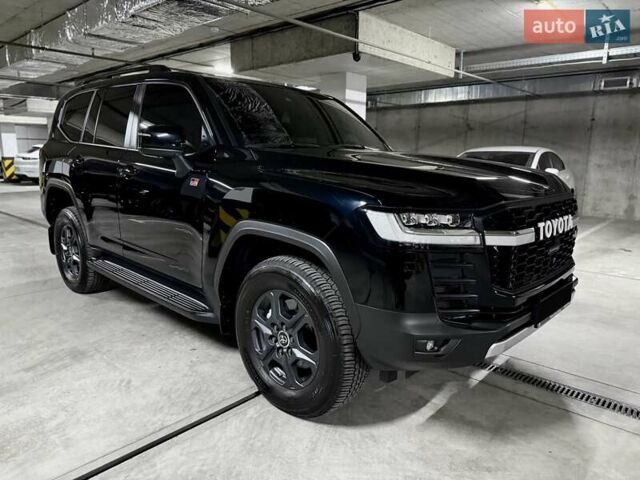 Черный Тойота Ленд Крузер, объемом двигателя 3.35 л и пробегом 13 тыс. км за 87000 $, фото 15 на Automoto.ua
