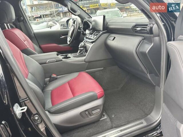 Черный Тойота Ленд Крузер, объемом двигателя 3.35 л и пробегом 19 тыс. км за 88700 $, фото 23 на Automoto.ua