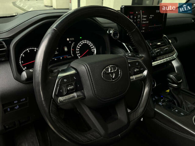 Черный Тойота Ленд Крузер, объемом двигателя 3.35 л и пробегом 79 тыс. км за 88499 $, фото 30 на Automoto.ua