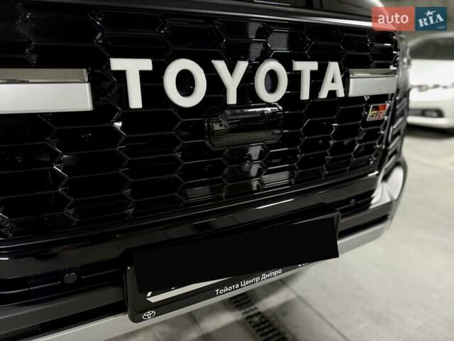 Черный Тойота Ленд Крузер, объемом двигателя 3.35 л и пробегом 13 тыс. км за 87000 $, фото 20 на Automoto.ua