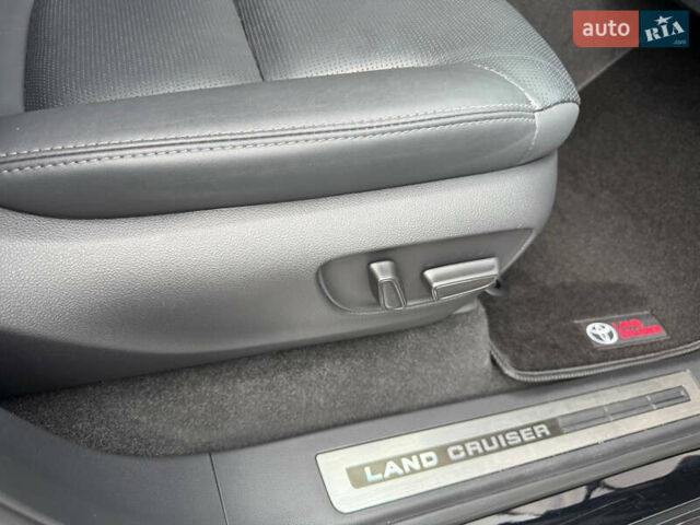 Черный Тойота Ленд Крузер, объемом двигателя 3.45 л и пробегом 65 тыс. км за 72500 $, фото 43 на Automoto.ua