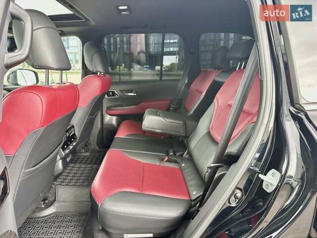 Черный Тойота Ленд Крузер, объемом двигателя 3.35 л и пробегом 19 тыс. км за 88700 $, фото 30 на Automoto.ua