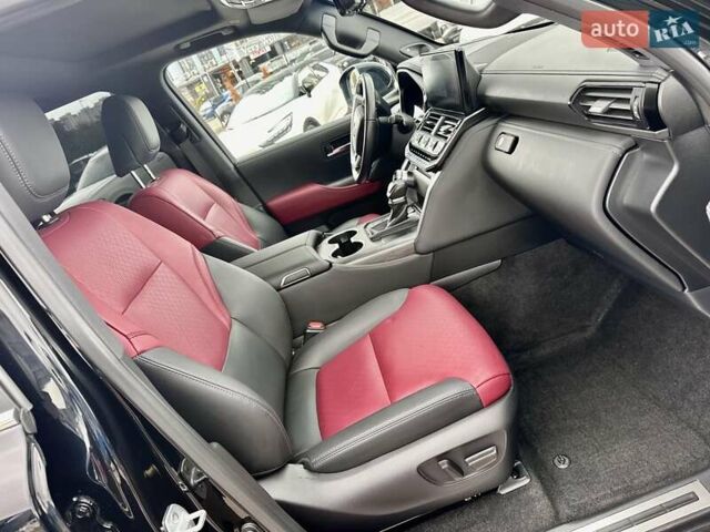 Черный Тойота Ленд Крузер, объемом двигателя 3.35 л и пробегом 19 тыс. км за 88700 $, фото 20 на Automoto.ua