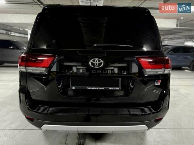 Черный Тойота Ленд Крузер, объемом двигателя 3.35 л и пробегом 13 тыс. км за 87000 $, фото 11 на Automoto.ua