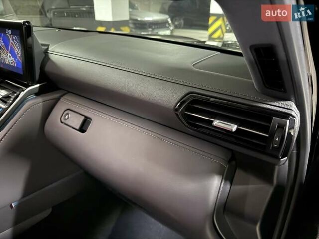 Черный Тойота Ленд Крузер, объемом двигателя 3.35 л и пробегом 13 тыс. км за 87000 $, фото 36 на Automoto.ua